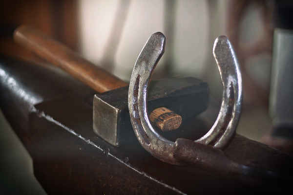 horseshoe hammer anvil
